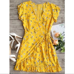 🆕 Floral Wrap Dress